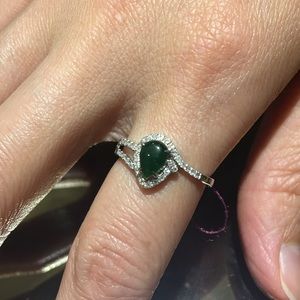 Dark green Jade and diamond ring with 18k gold